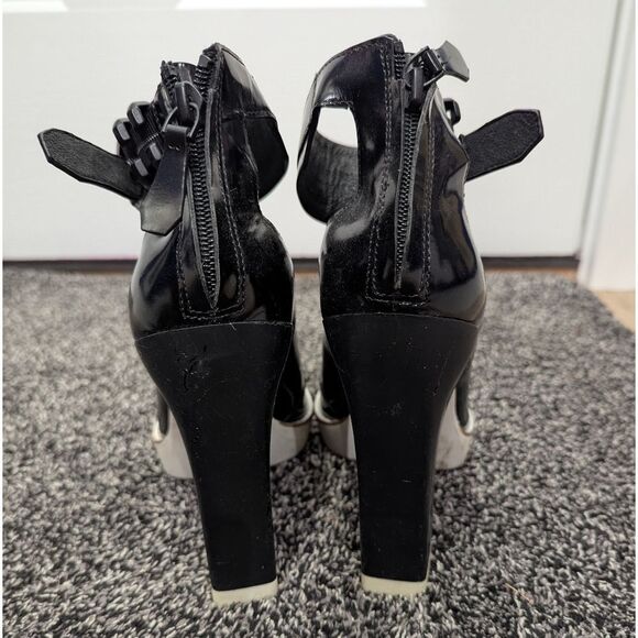 Kenneth Cole "Otto" Booties - Picture 4 of 11